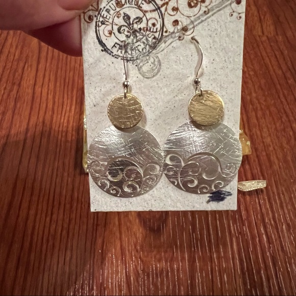 NWT Silver-and-gold-toned dangle earrings - Picture 8 of 8